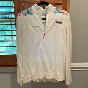 Vineyard vines half zip white with floral